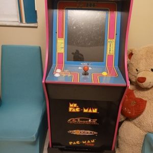 Pacman game with stand